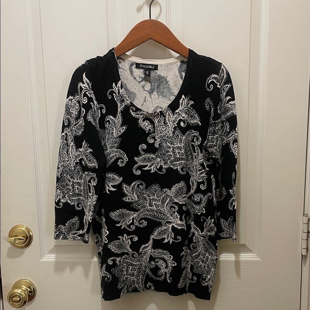 Roz & Ali Monochrome Paisley Knit Top